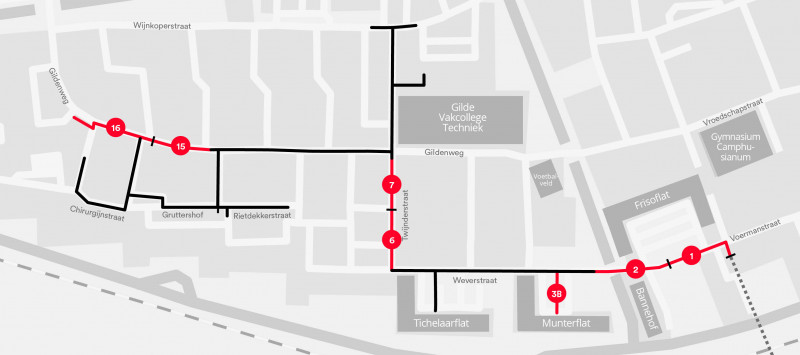 Plattegrond van de Gildenwijk waarop te zien is waar het warmtenet al aangelegd is en waar er nog gewerkt wordt