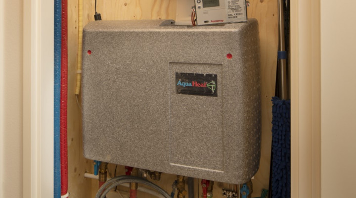 foto van een warmte-unit in een meterkast